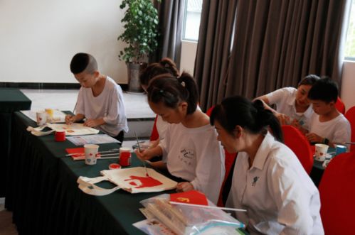 家庭心向黨 巧手繪黨史 工廠里的 課堂 大小朋友都玩 嗨 了