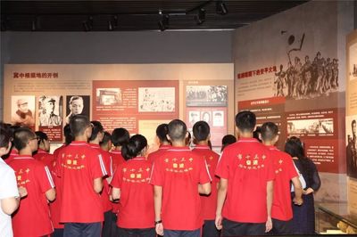 7月1日黨的生日 | 衡水十三中師生到全國(guó)第一個(gè)農(nóng)村黨支部參觀學(xué)習(xí)!