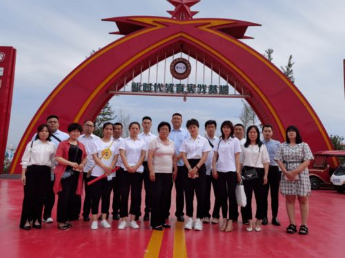 心里有話對(duì)黨說(shuō) 鳳凰鎮(zhèn)社區(qū)開(kāi)展學(xué)黨史感黨恩主題黨日活動(dòng)