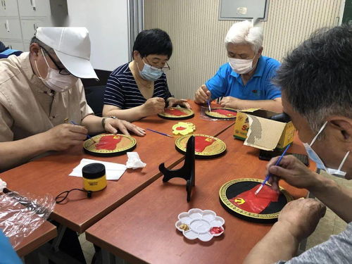 新時(shí)代文明實(shí)踐 憶黨史,報(bào)黨恩 畫(huà)黨旗碳盤(pán)手工制作活動(dòng),讓黨旗飄萬(wàn)家