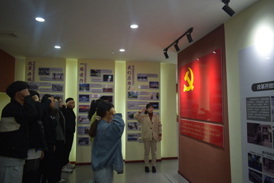 食環(huán)學(xué)院:開展“學(xué)黨史,強信念,跟黨走”主題黨團日活動